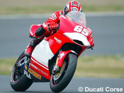 La performance de l'italien Loris Capirossi sur Ducati promet une saison 2003 particulièrement intéressante