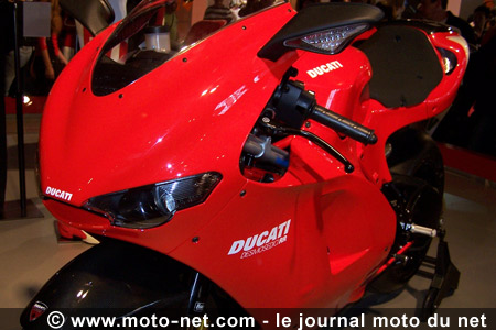 Desmosedici 16 RR - Ducati sous le secret jusqu'à Milan !