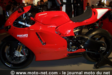 Desmosedici 16 RR - Ducati sous le secret jusqu'à Milan !