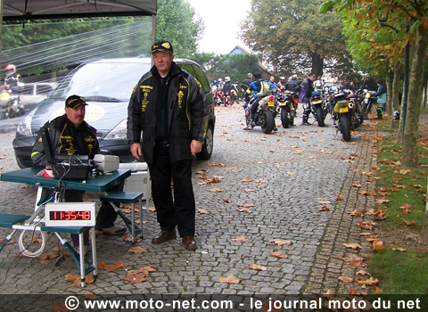 Moto-tour 2007 - lundi 8 octobre : ça se bouscule devant !