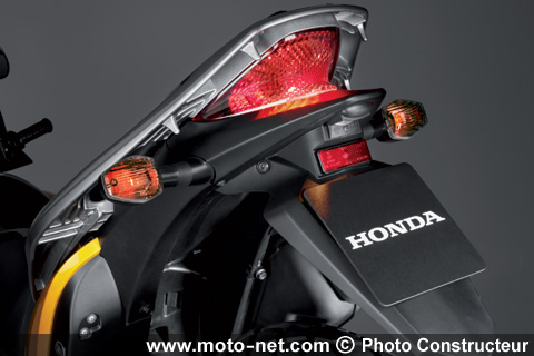 Test Honda XL700V Transalp : La Transalp poursuit son bonhomme de… route 