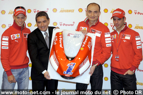 Stoner, Jerez (Shell), Domenicali et Melandri - Ducati dévoile sa nouvelle moto... et ses ambitions !