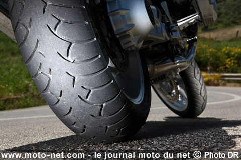Nouveau pneu Metzeler Roadtec Z6 Sport Touring Interact : Metzeler lance le pneu multi gammes