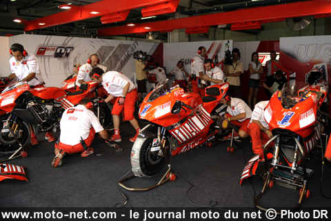 Team Ducati Marlboro- Grand Prix de Valence MotoGP 2008 : la présentation sur Moto-Net.Com