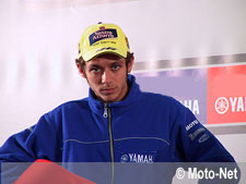 Valentino Rossi lors de la présentation européenne du team Gauloises Fortuna Yamaha jeudi à Barcelone