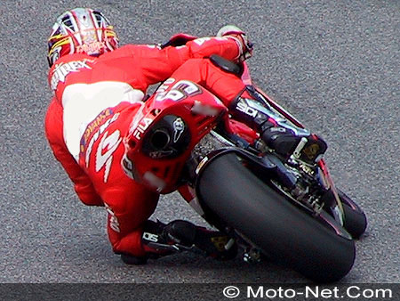 Loris Capirossi explose les records de vitesse de pointe sur sa Ducati GP4 version 2004