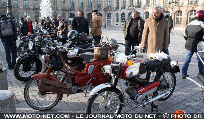 Traversée de paris 2010 : 30 motos anciennes dans les rues de Paris le 10 janvier 2010