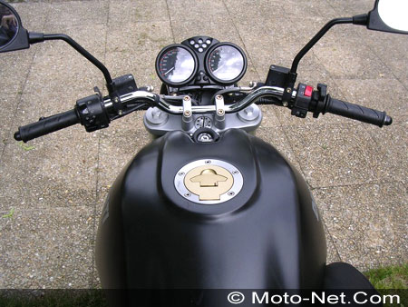 Essai Moto-Net : Ducati Mostro 620ie Dark APTC
