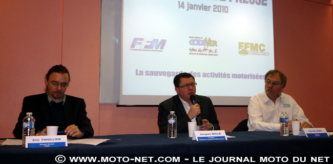 Front commun FFM, FFMC et Codever pour la survie de la moto (de g. à d. : Eric Thiollier (FFMC), Jacques Bolle (FFM) et Patrick Huet (Codever)