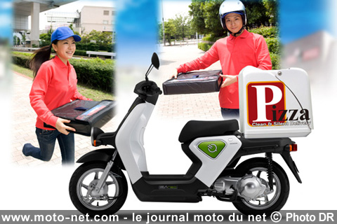 Un scooter électrique Honda avec batteries à recharge rapide