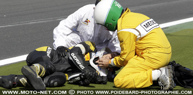 15h00 : chute de Sébastien Scarnato sur la Honda n°55
