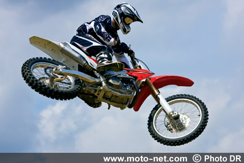 CRF450R - Nouveautés 2009 : Honda équipe ses CBR de l'ABS combiné !