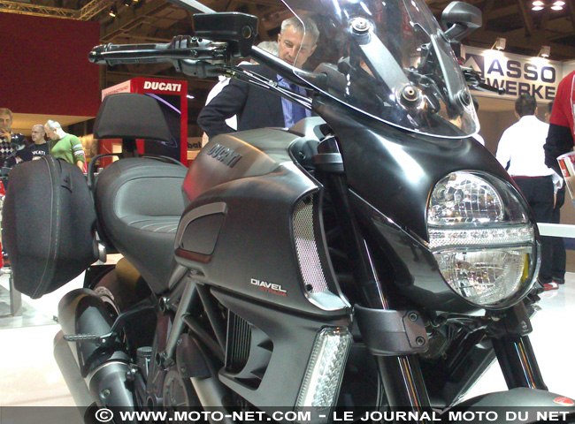 Ducati dévoile un nouveau Diavel Strada 2013 à Milan