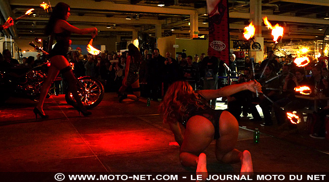 Swiss Moto 2013 : les Fuel Girls mettent le feu à Zurich