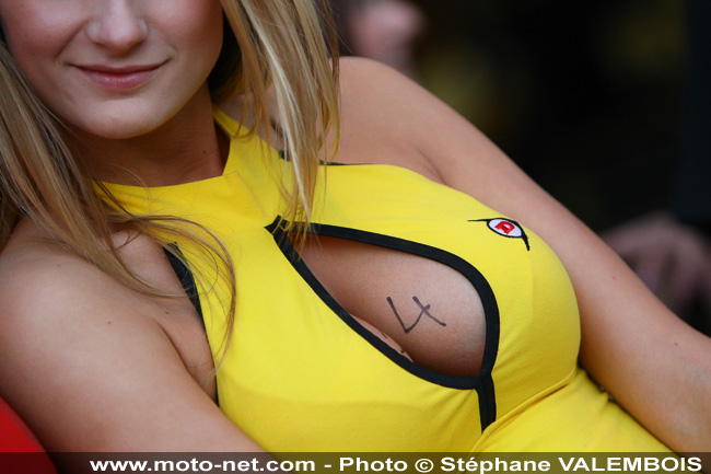 Galerie photo : les filles les plus sexy des 24H Moto 2013