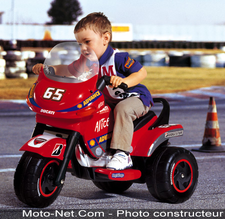 Jouets moto Peg Pérego : une Ducati pour les tout petits