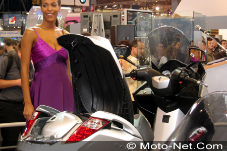 Nouveautés 2006 : Peugeot défie Piaggio sur le marché des maxi-scooters