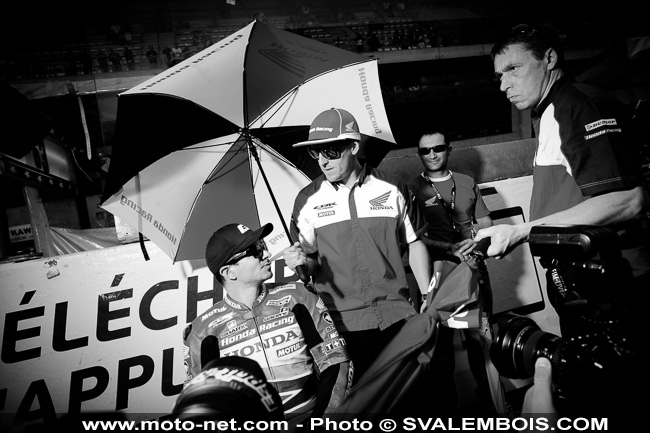 Galerie photos 24H Moto du Mans 2014 : 04 - grille de départ et Playboy girls