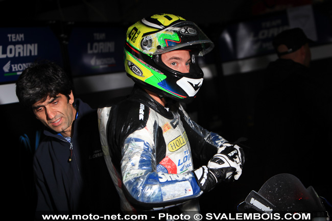 WSBK France - Galerie photo : stands et umbrella girls à Magny-Cours