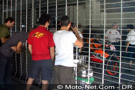 Moto-Net prend le guidon de la Honda RCV