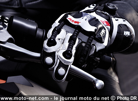 DCS distribue les protections moto Knox en France