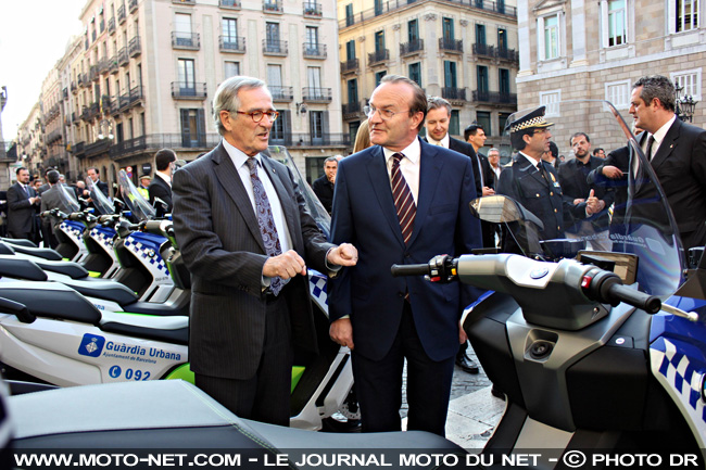 La police municipale de Barcelone s'équipe en scooters électriques BMW C Evolution