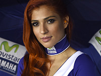 Moto GP : l'umbrella girl la plus sexy du GP du Qatar