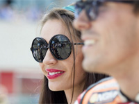 Moto GP : l'umbrella girl la plus sexy du GP d'Italie
