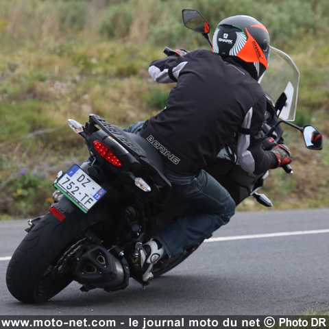  Essai pneu moto Dunlop Sportmax Roadsmart III
