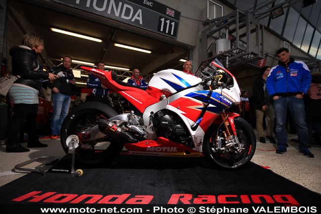 Galerie photo 24 Heures Motos 2016 - 03 : visite des stands