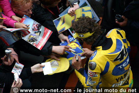 Valentino Rossi reste en MotoGP