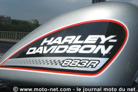 Harley-Davidson XL 883R Sportster : Différente et fière de l'être !