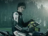 Rossi fait la promo vidéo du nouveau pneu Bridgestone S20 Evo