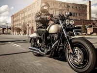 Harley-Davidson relooke son Fat Bob 2014