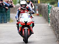 TT 2014 : Michael Dunlop remporte sa 10ème victoire au Tourist Trophy
