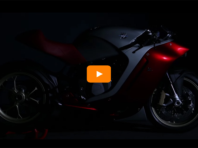 Vidéo moto : la MV Agusta F4 Zagato passe la deux...