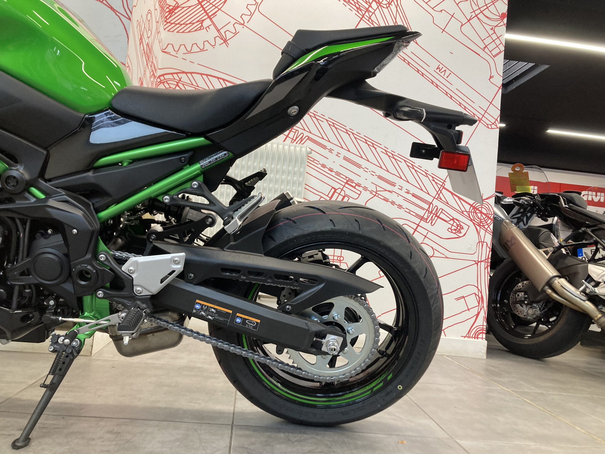 kawasaki-900-z-900