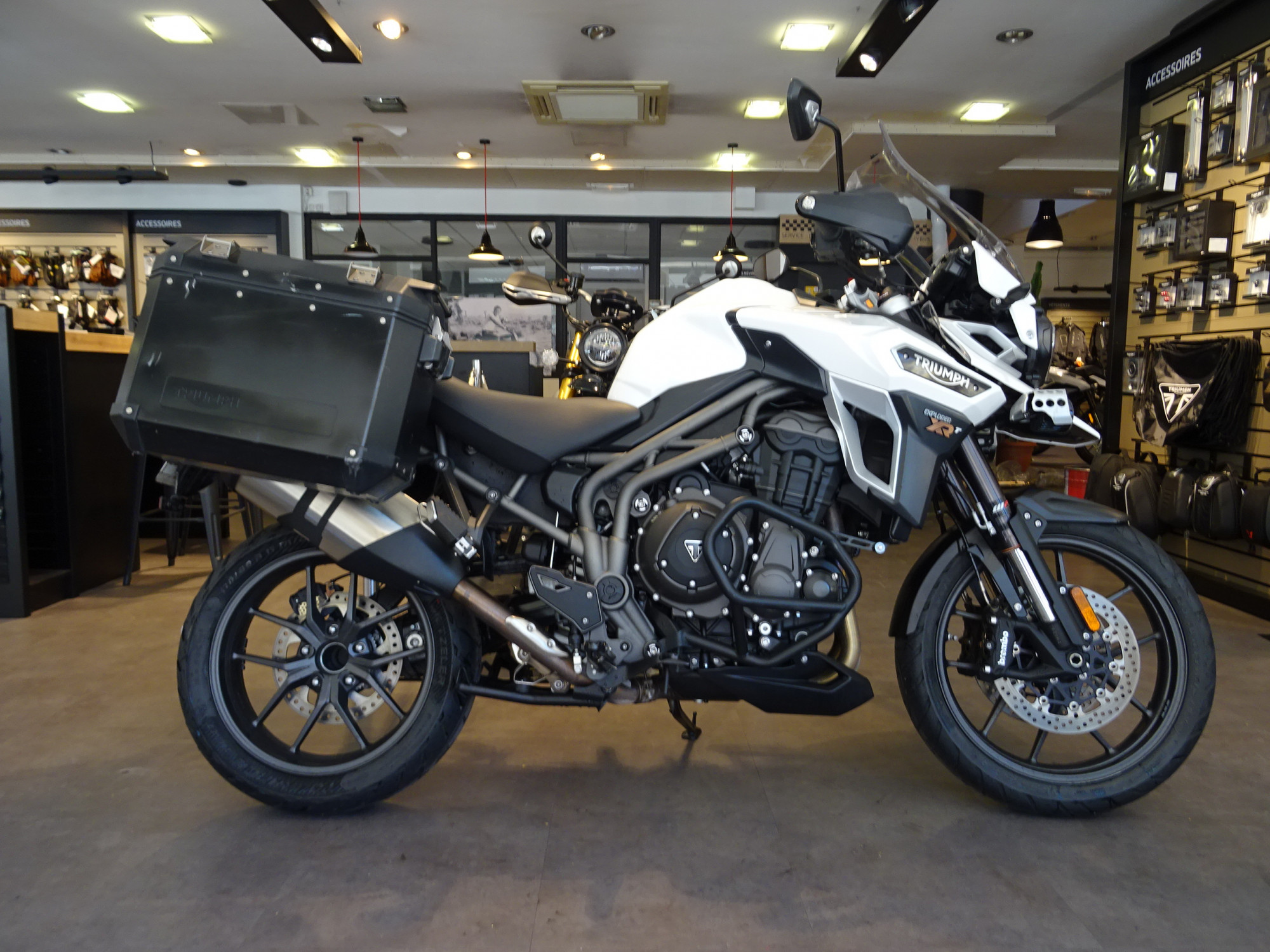 triumph explorer xrt