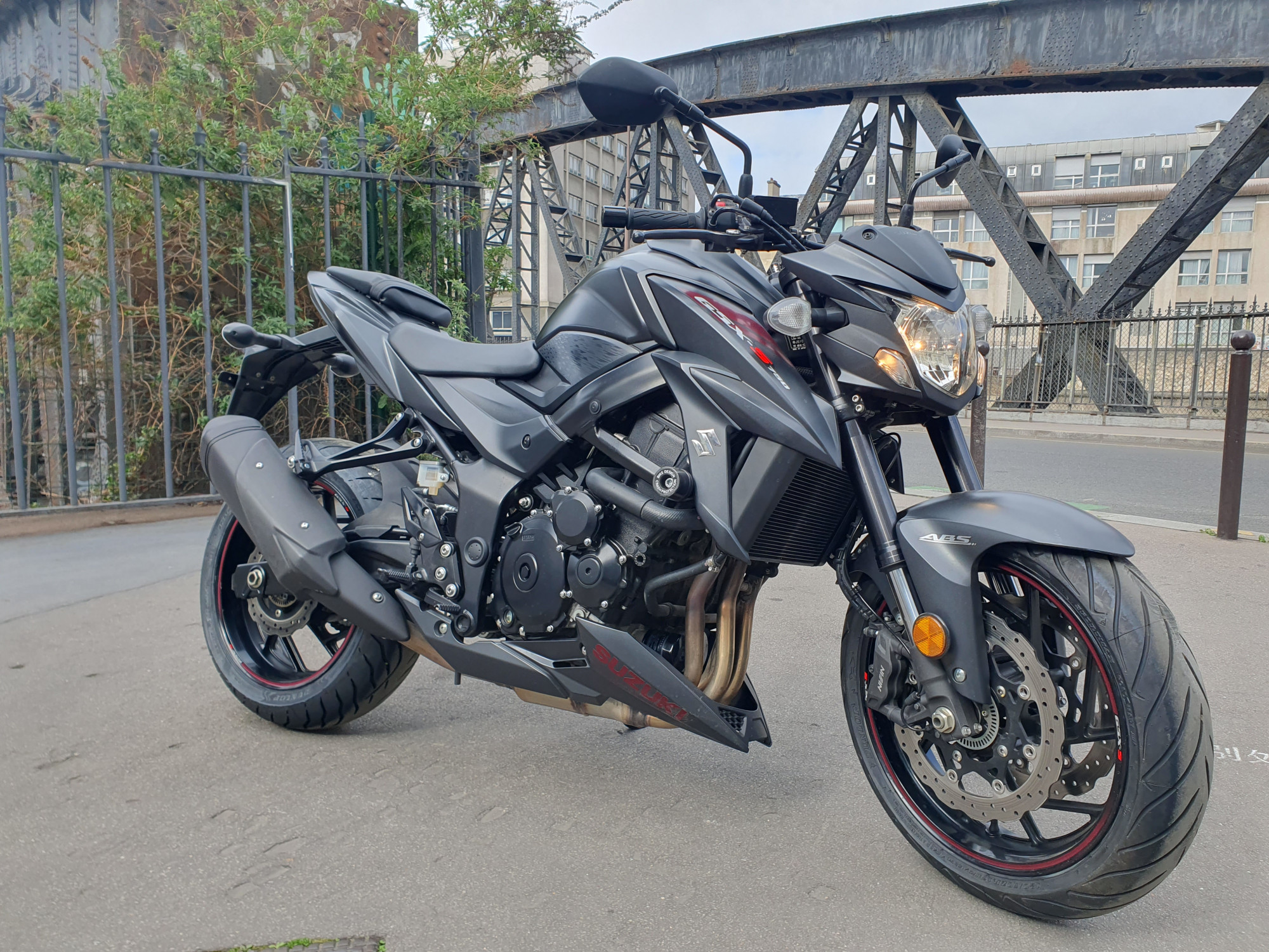 SUZUKI 750 GSX-S 750
