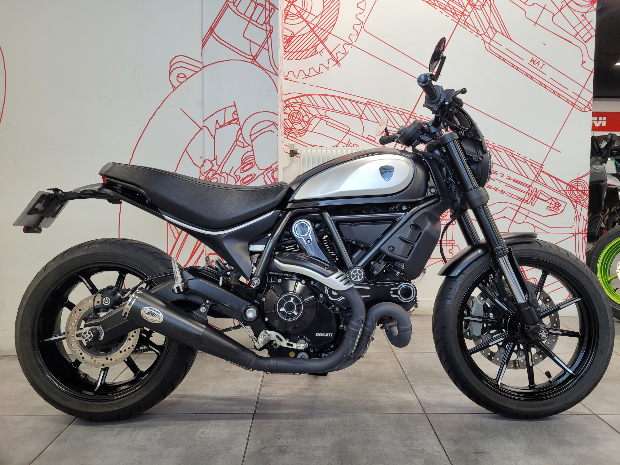 DUCATI 800 SCRAMBLER