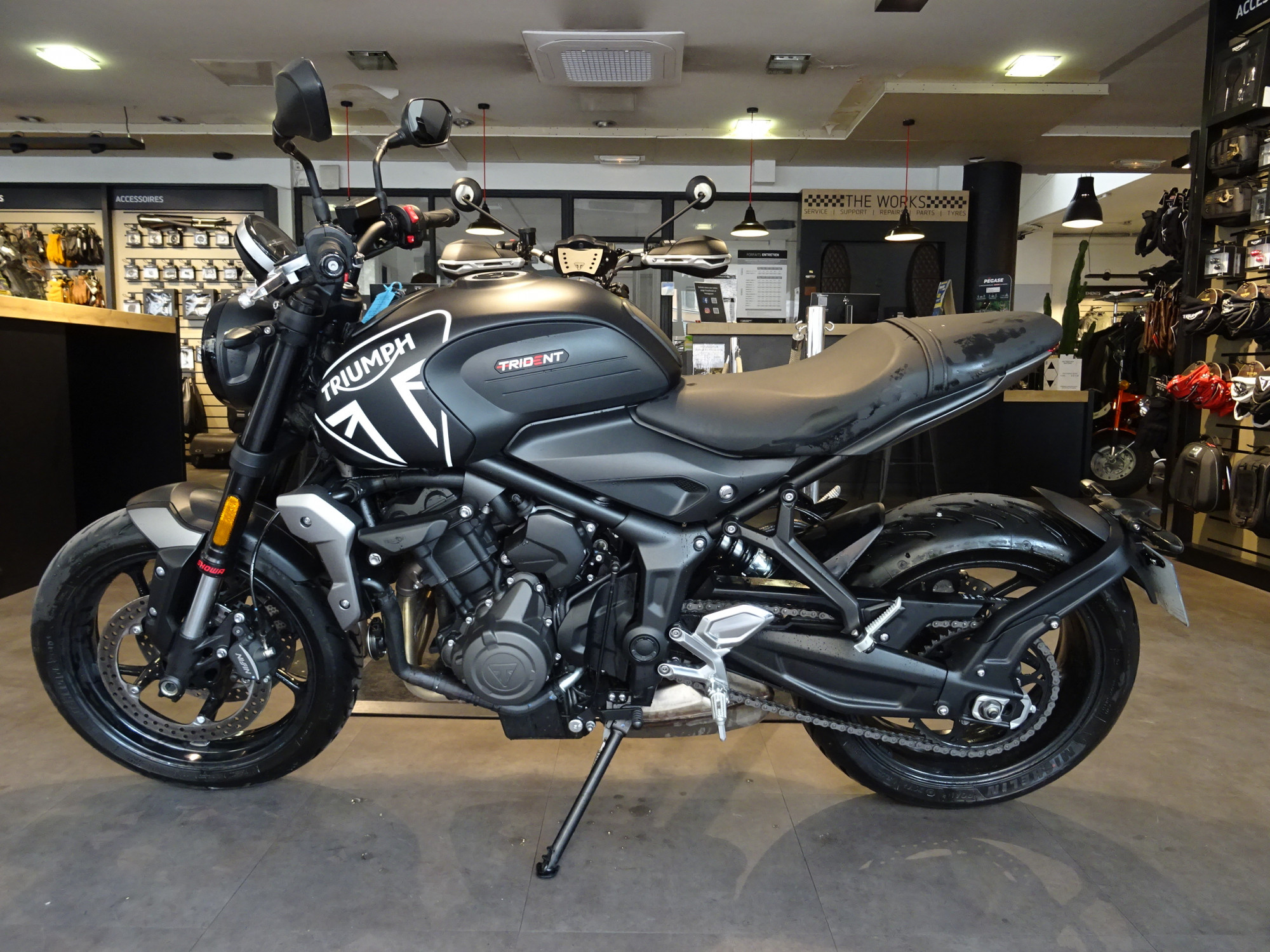 TRIUMPH 660 TRIDENT 660