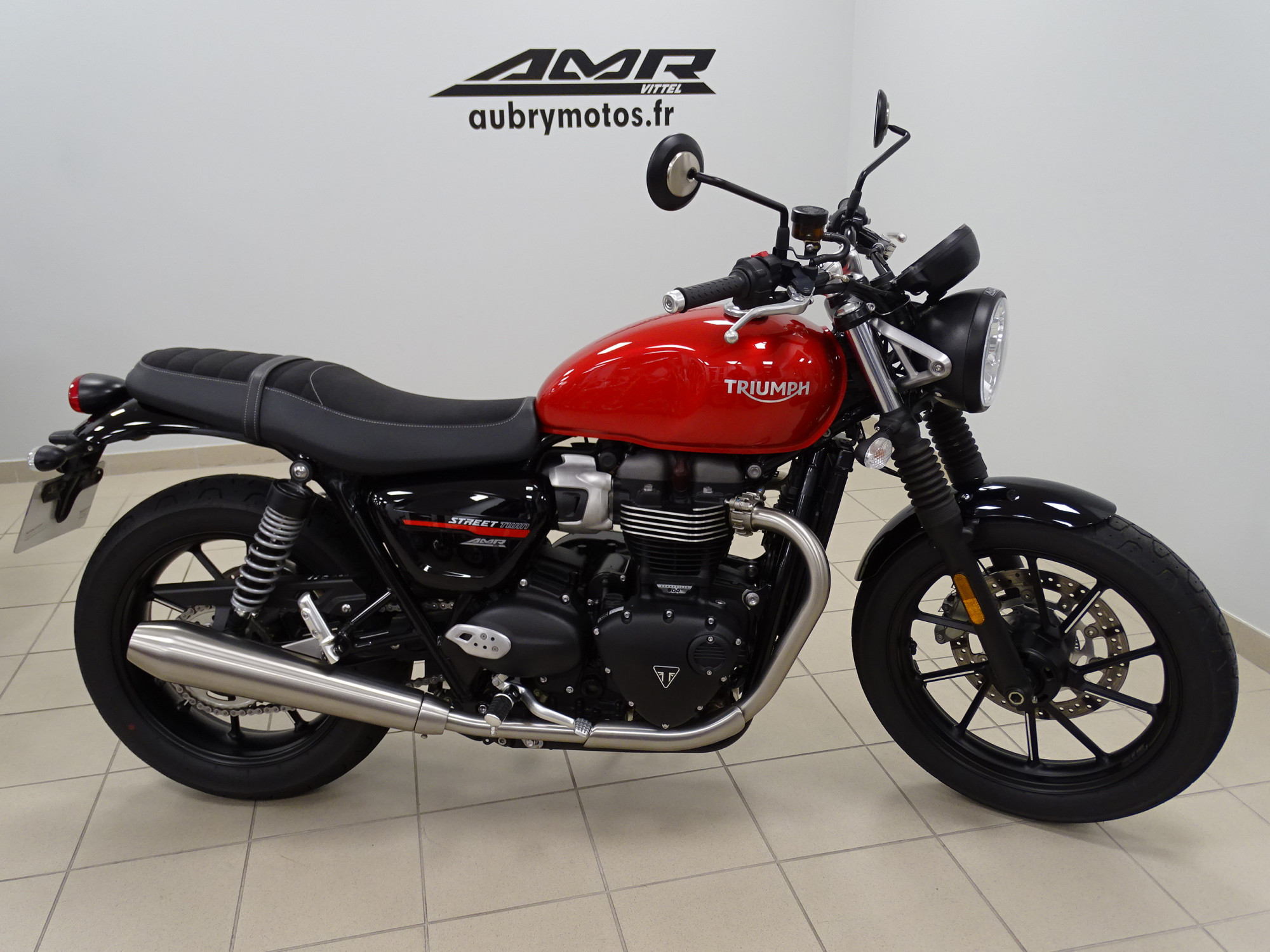 TRIUMPH 900 STREET TWIN  900