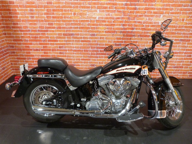 HARLEY-DAVIDSON 1449 SOFTAIL HERITAGE 1449