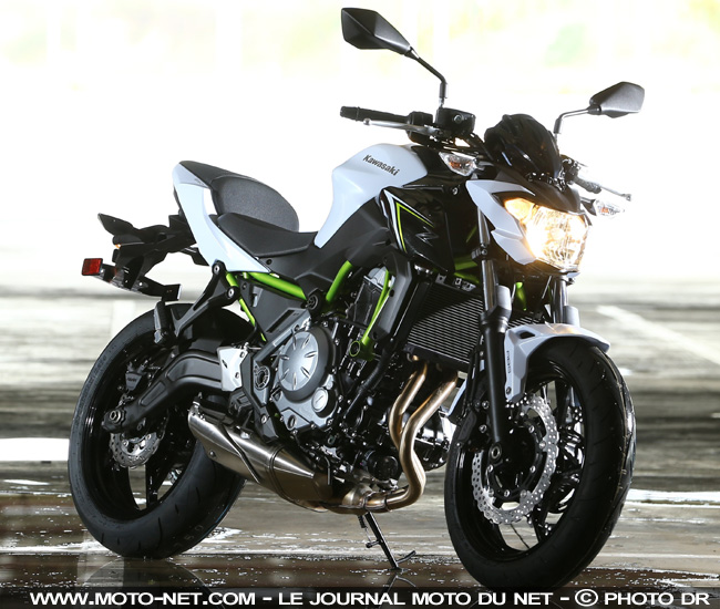 moto kawasaki roadster 2017