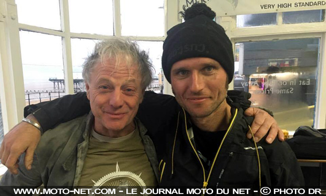 Le pilote moto Guy Martin se fait encore bobo... à vélo