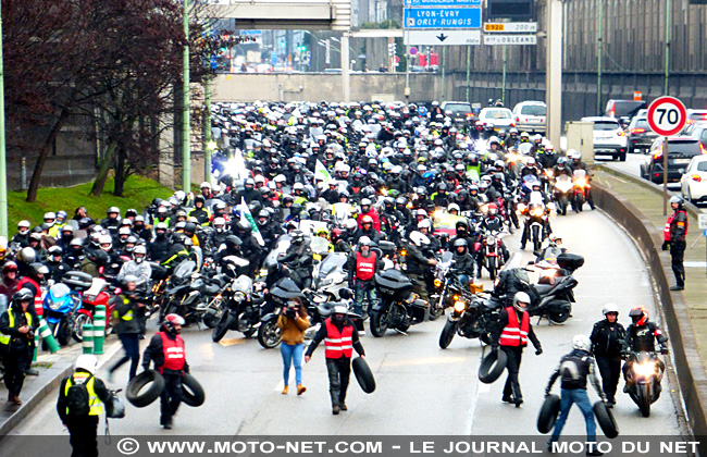 Motards et automobilistes défilent dans Paris contre la limitation de vitesse à 80 km/h