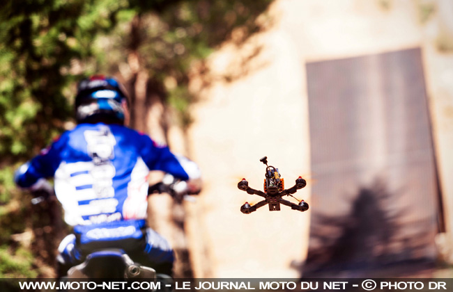  Vidéo Freestyle moto et drone de course : dans le sillage de Tom Pagès