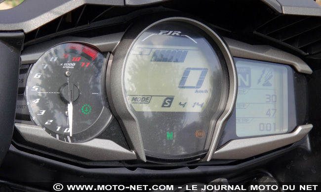 Duel Versys 1000 Vs FJR1300 : le maxitrail routier a tué le Sport GT ?