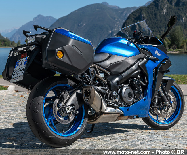 Essai GSX-S1000GT : une Suzuki pour mettre du Gaz et se mettre au Tourisme