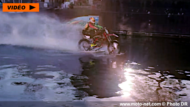 Robbie Maddison recommence à rouler sur l'eau à moto !